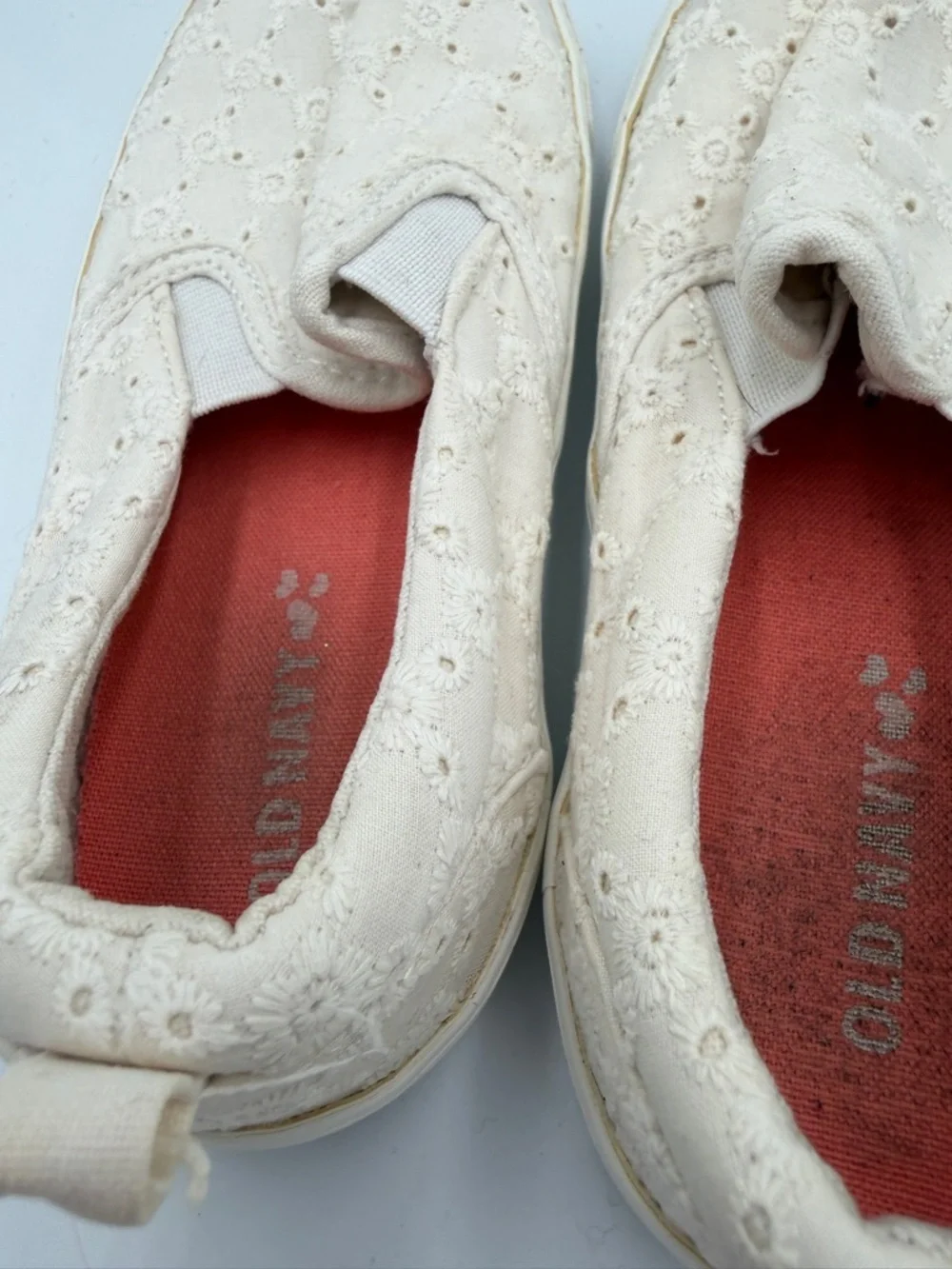 Old Navy Girls Toddler 11 Kids White Eyelet Slip-On Sneakers Shoes